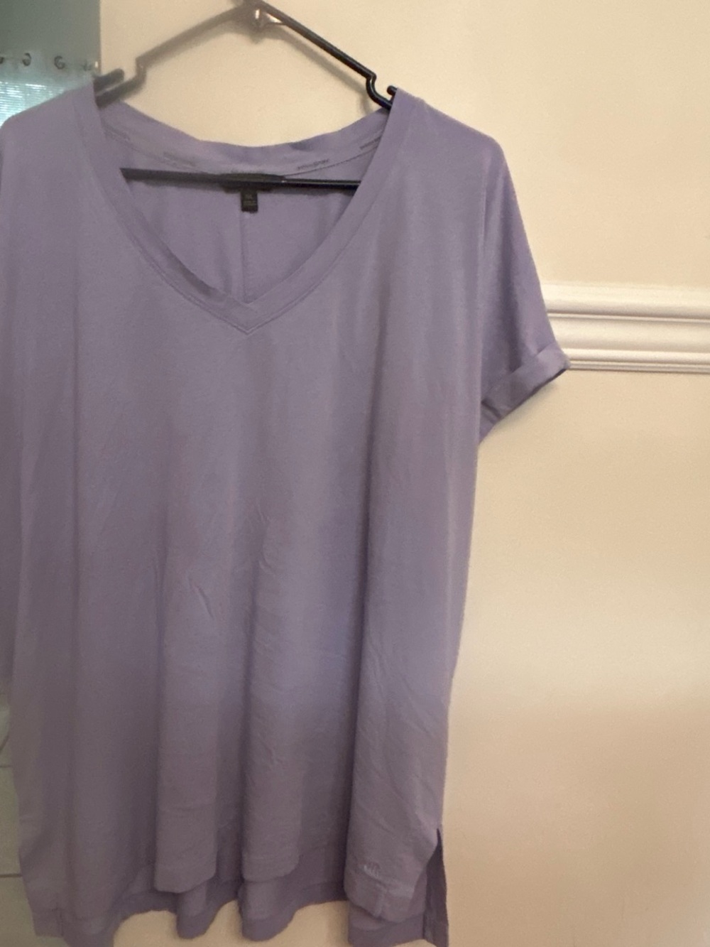 Banana Republic Lavender V-Neck Short Sleeve Tee
